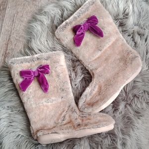 Fluffy soft slippers